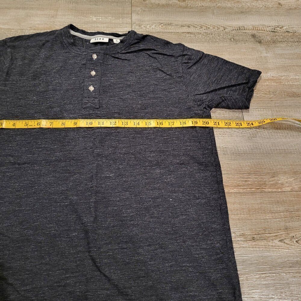 ROWM Henley Buttoned Crew Neck Tee Shirt Charcoal Grey Men's Size Medium - Picture 4 of 7